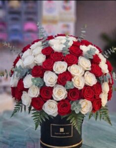 101-Piece Luxury Rose Box Flower - 02